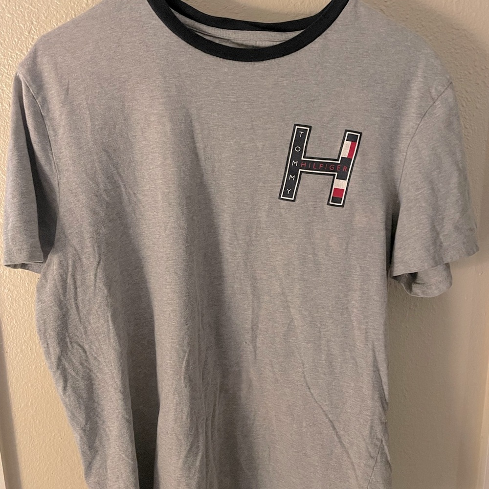 Tommy hilfigure T-shirt size Large